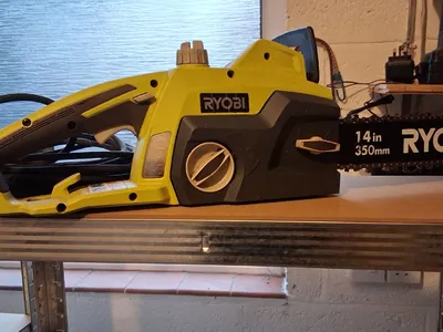 Items for sale
– Ryobi RCS 1835 14'' 350mm chainsaw £55.00