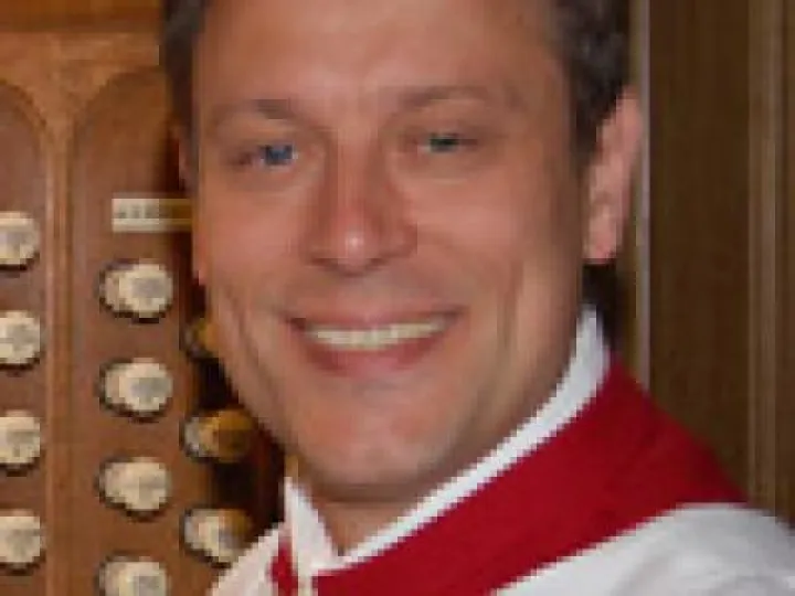 Piers Maxim