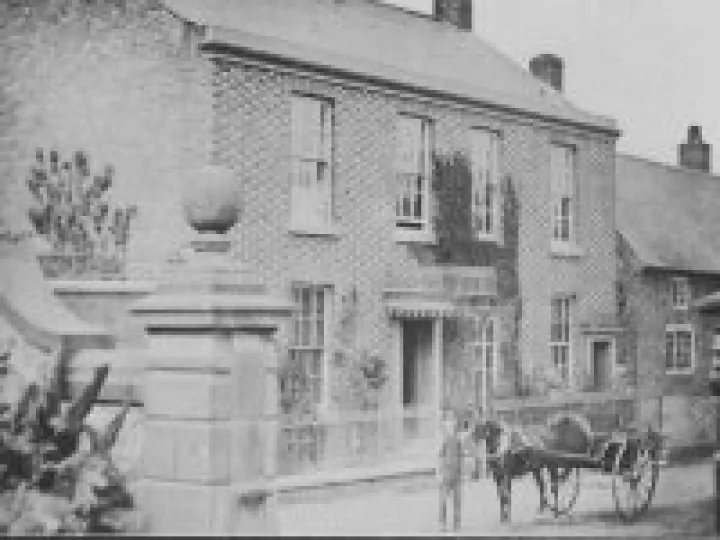 Upper High St