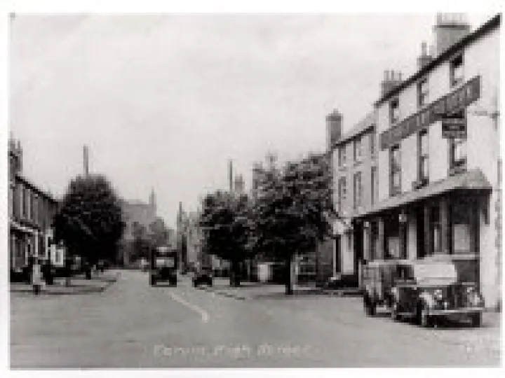Upper High St