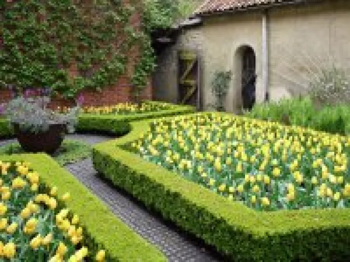 Turn End Gardens 02