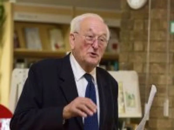 Tom Bucknell