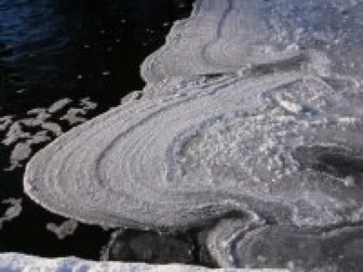 Frozen canal &ndash; December 2010