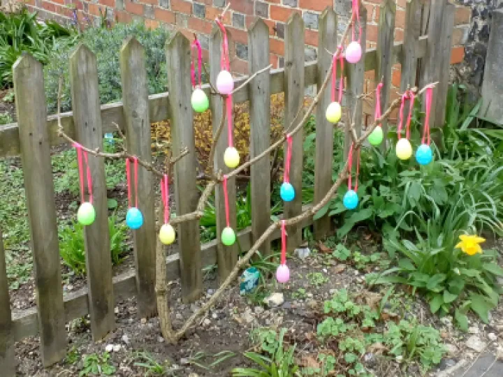 Egg Tree Easter 2021