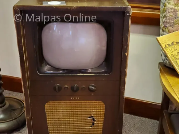 9 inch TV