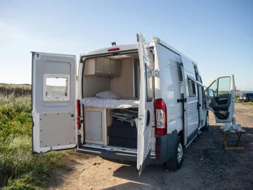 Explore the open road with this cozy campervan set