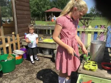 Image: 704D7C43-0E18-4B45-B2B4-8E89ADEFB3B7