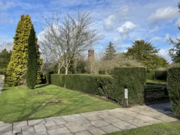 Formal gardens, Walton