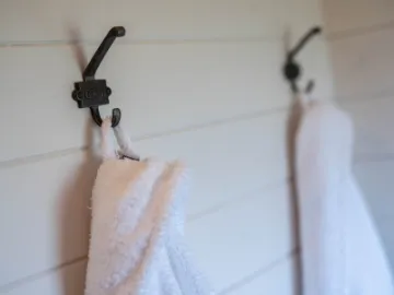 Overwater Luxury Glamping Wellington Interior 26