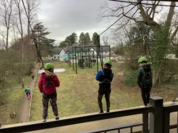 04FBA385-F711-4B6B-8731-8B390B828F8A