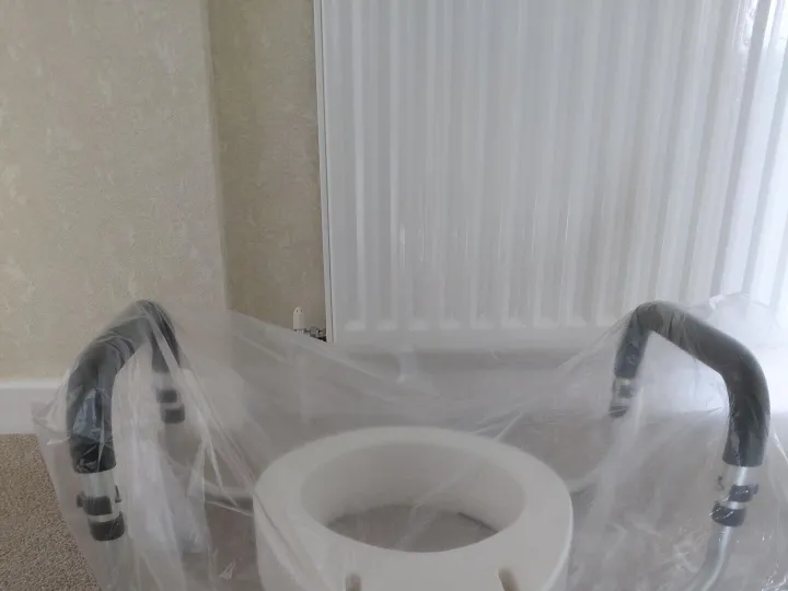 Items for sale &ndash; Brand new raised toilet seat &pound;15