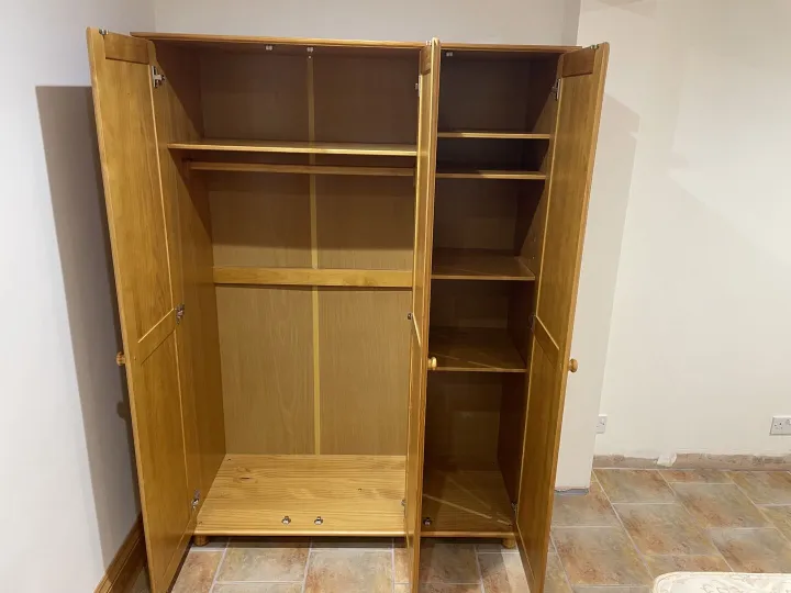 Items free to a good home! – Pine Wardrobe n/r