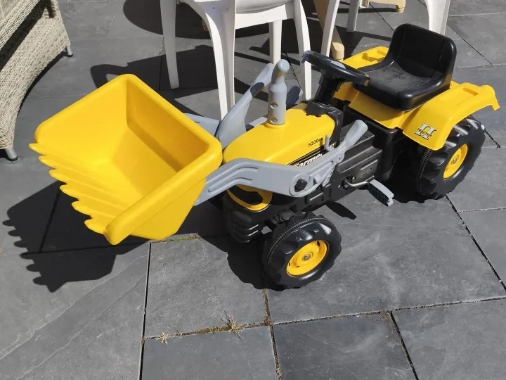 Items for sale &ndash; Pedal Tractor &pound;10