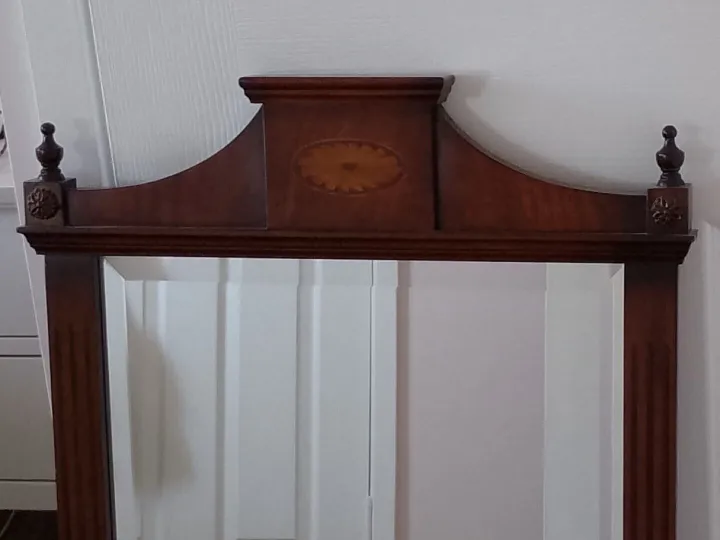 Items for sale &ndash; Mirror &pound;20