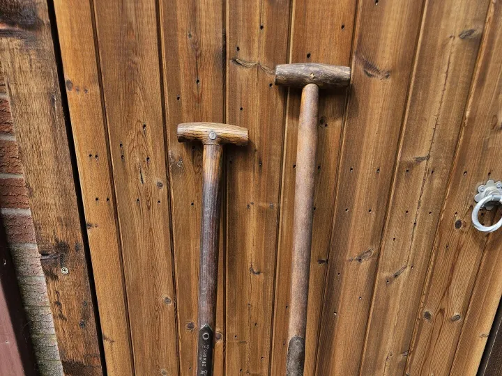 Items for sale &ndash; Heavy long hand digging spade /old heavy fork &pound;16.00