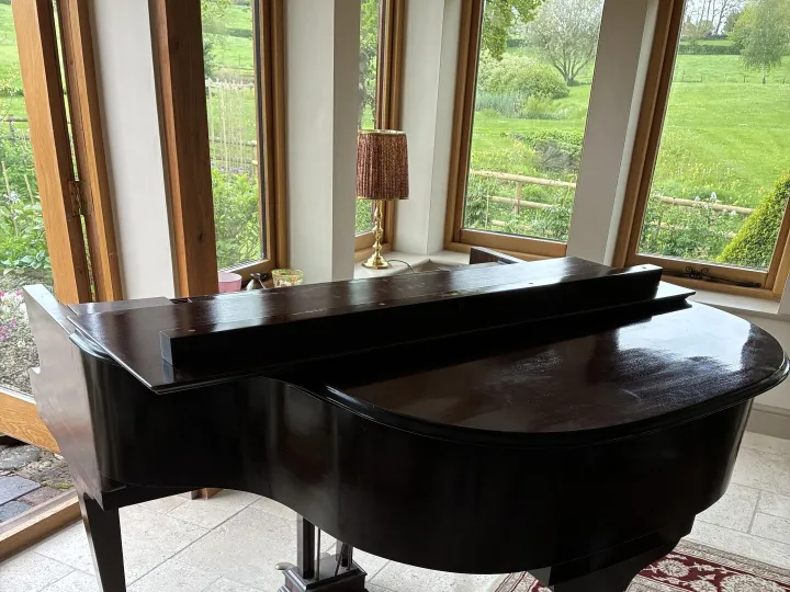 Items free to a good home! – Baby Grand Piano n/r