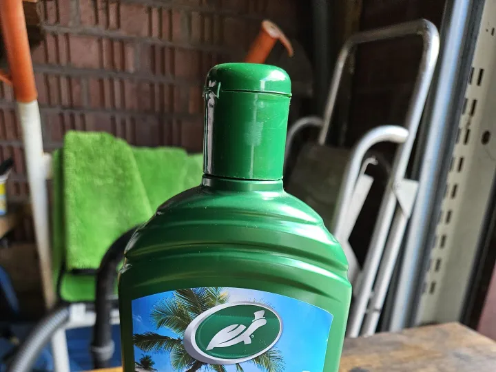 Items for sale
– Turtlewax Carnauba wax for cars £6.00