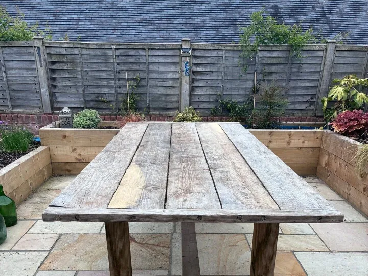 Items free to a good home! &ndash; Large Wooden Garden Table & 6 Chairs n/r