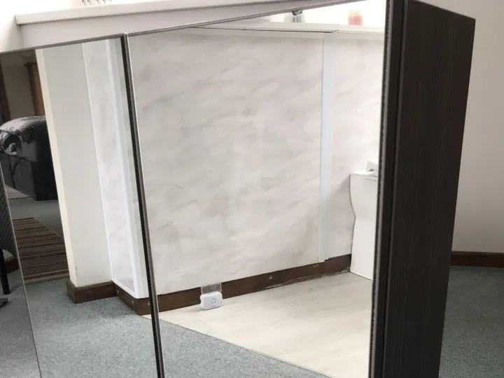 Items for sale
– Wall Hung Bathroom Mirror Cabinet £125.00