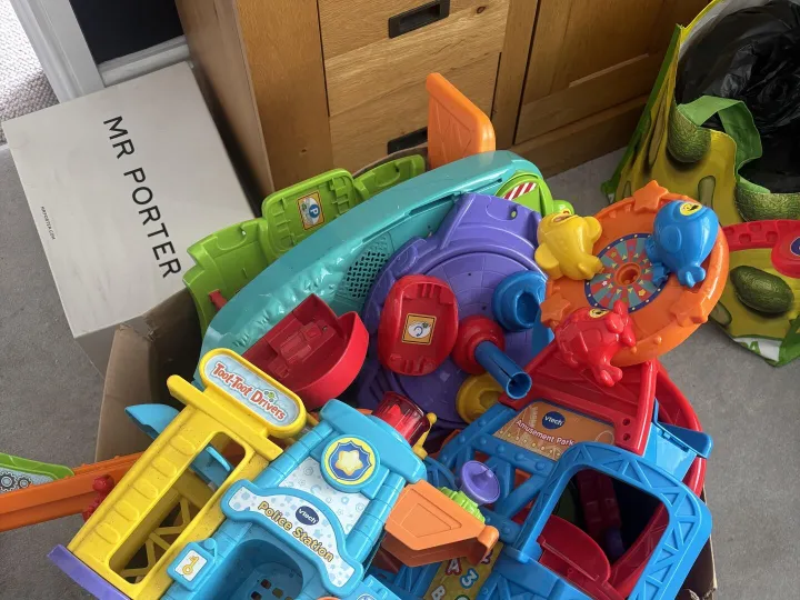 Items free to a good home! – Toot Toot Drivers Garage, Cars loads of stuff n/r