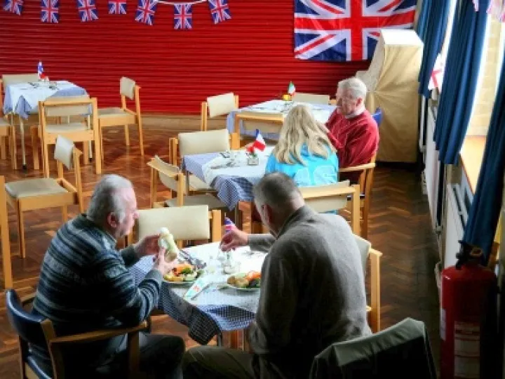 QUEEN BIRTHDAY MEAL  002