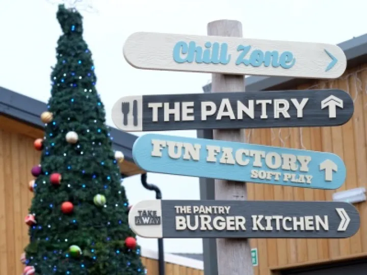 Ice Cream Farm – Christmas Tree