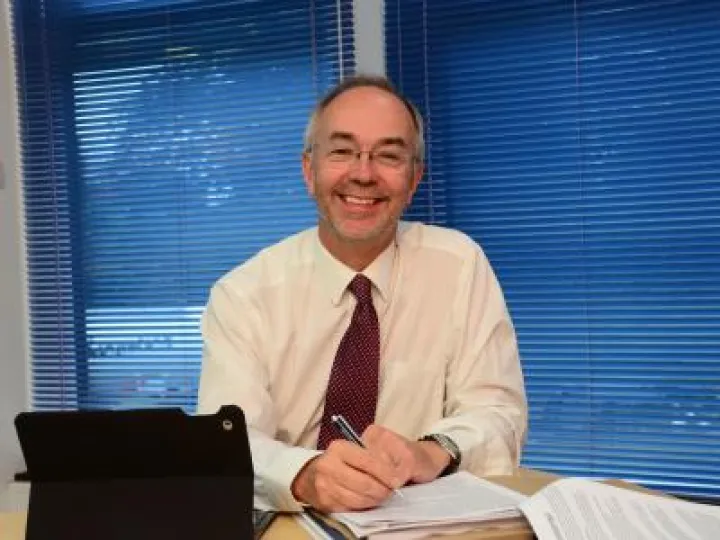 Martin Tett