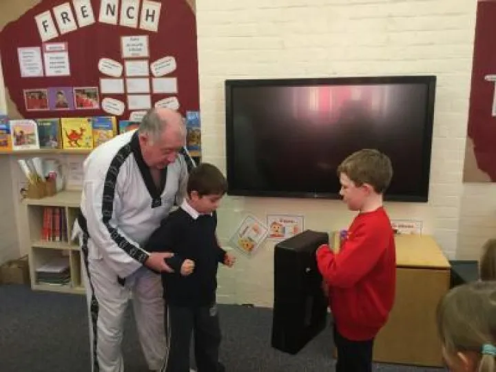 13B08124-5FE4-495E-8E7F-5CA40C5BD1EF