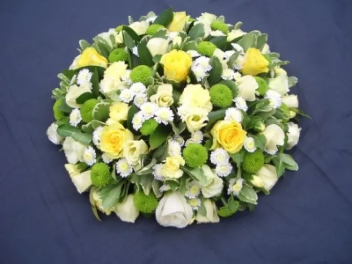 funeral flowers, sympathy, posy pad, roses, yellow, white