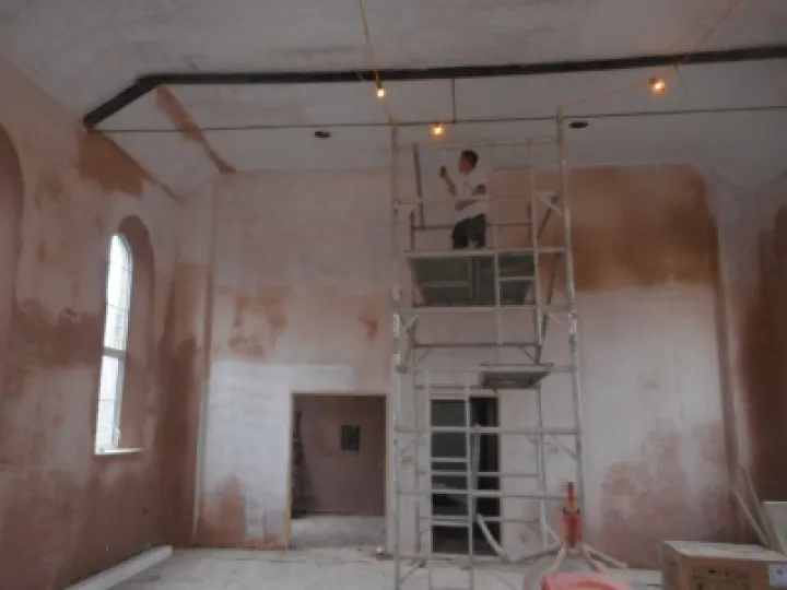 Image: 20-a-coat-of-paint-for-the-new-ceiling-S204501