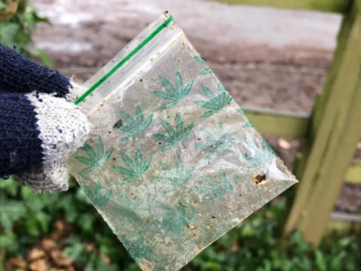 Litter pick 2 Cannabis  bag