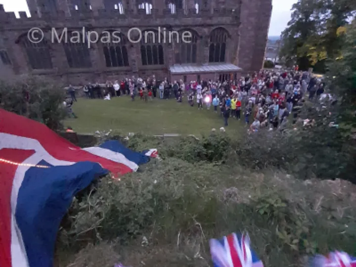 Beacon Parade arrivesat Castle Hill