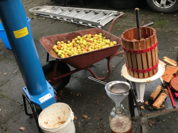ADAPT Apple Pressing