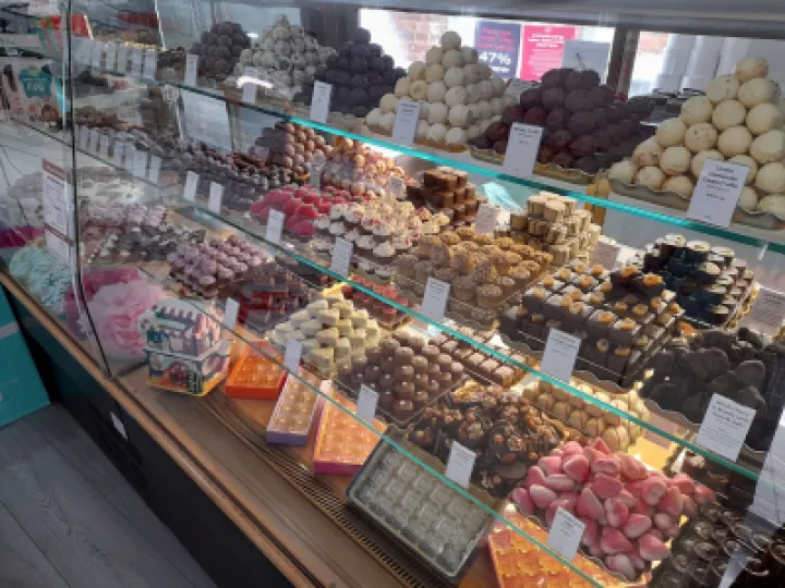 Llovely Chocolates