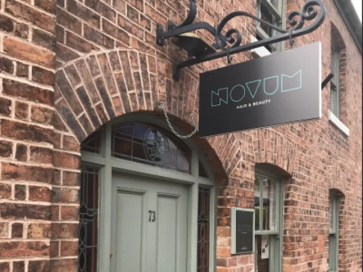 Novum Salon