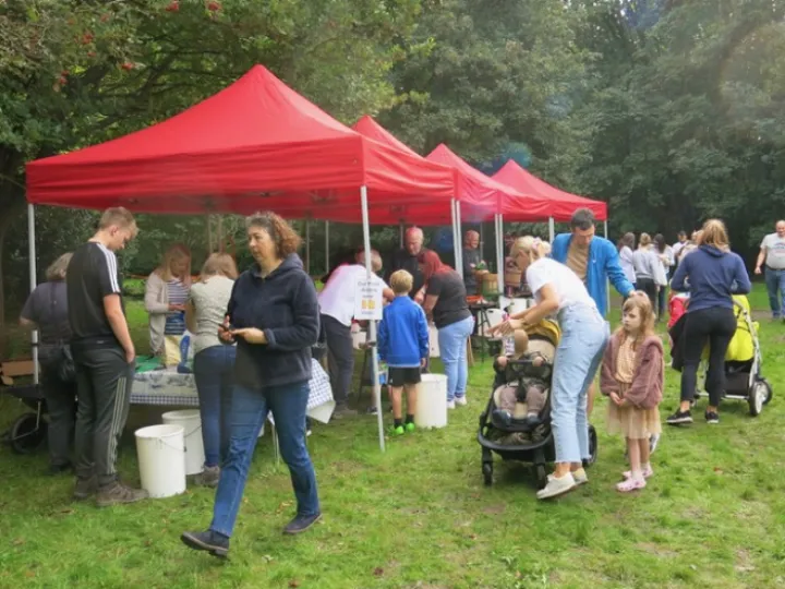 Apple Pressing 7 Good Turnout