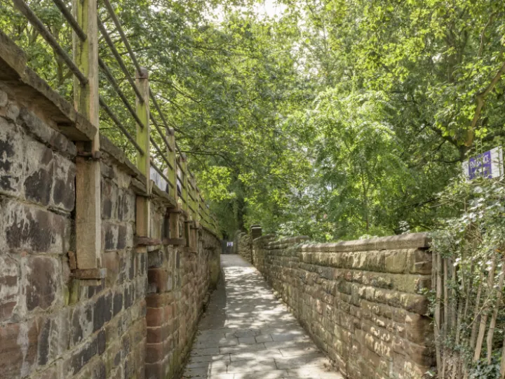 Chester City Walls &ndash; Cathedral