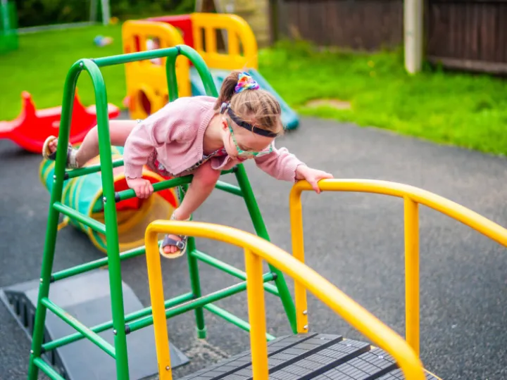 Upton Daisy Chains 1