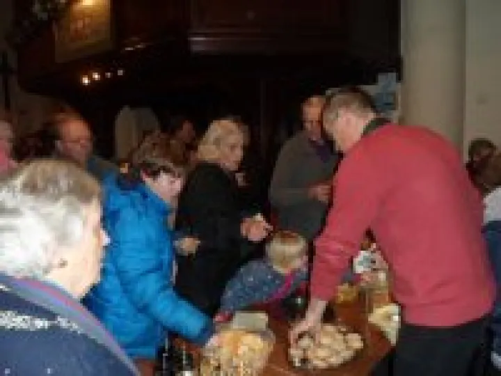 Carols round the tree