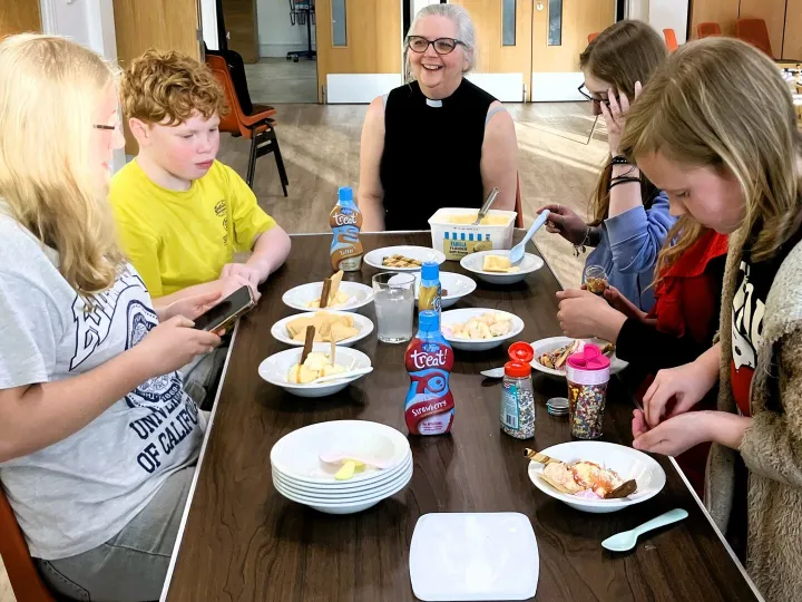 2025 04 &ndash; Icecream With Rev Rachel Bending